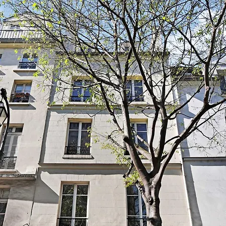 Le Marais - Rue De Bretagne *
